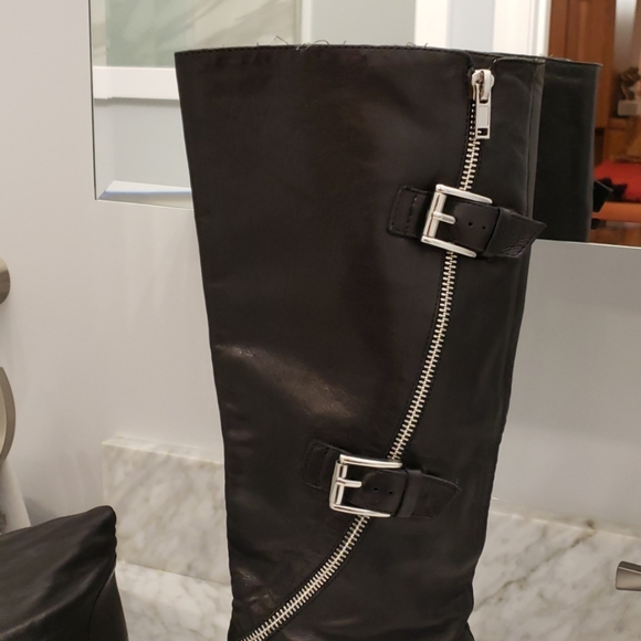 DONATED - Picture 2 of 4